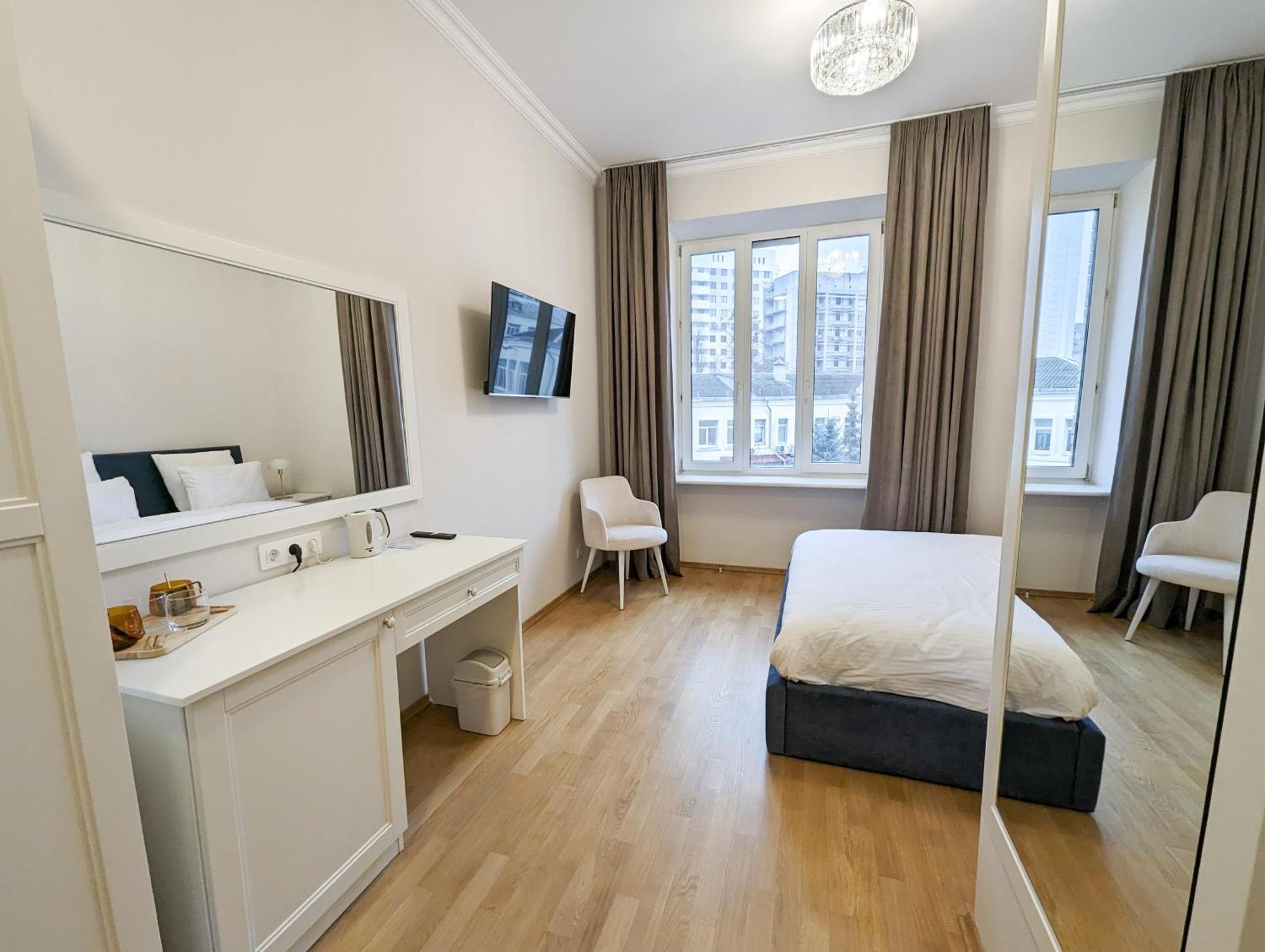Kyiv Honchara Hotel Esterno foto